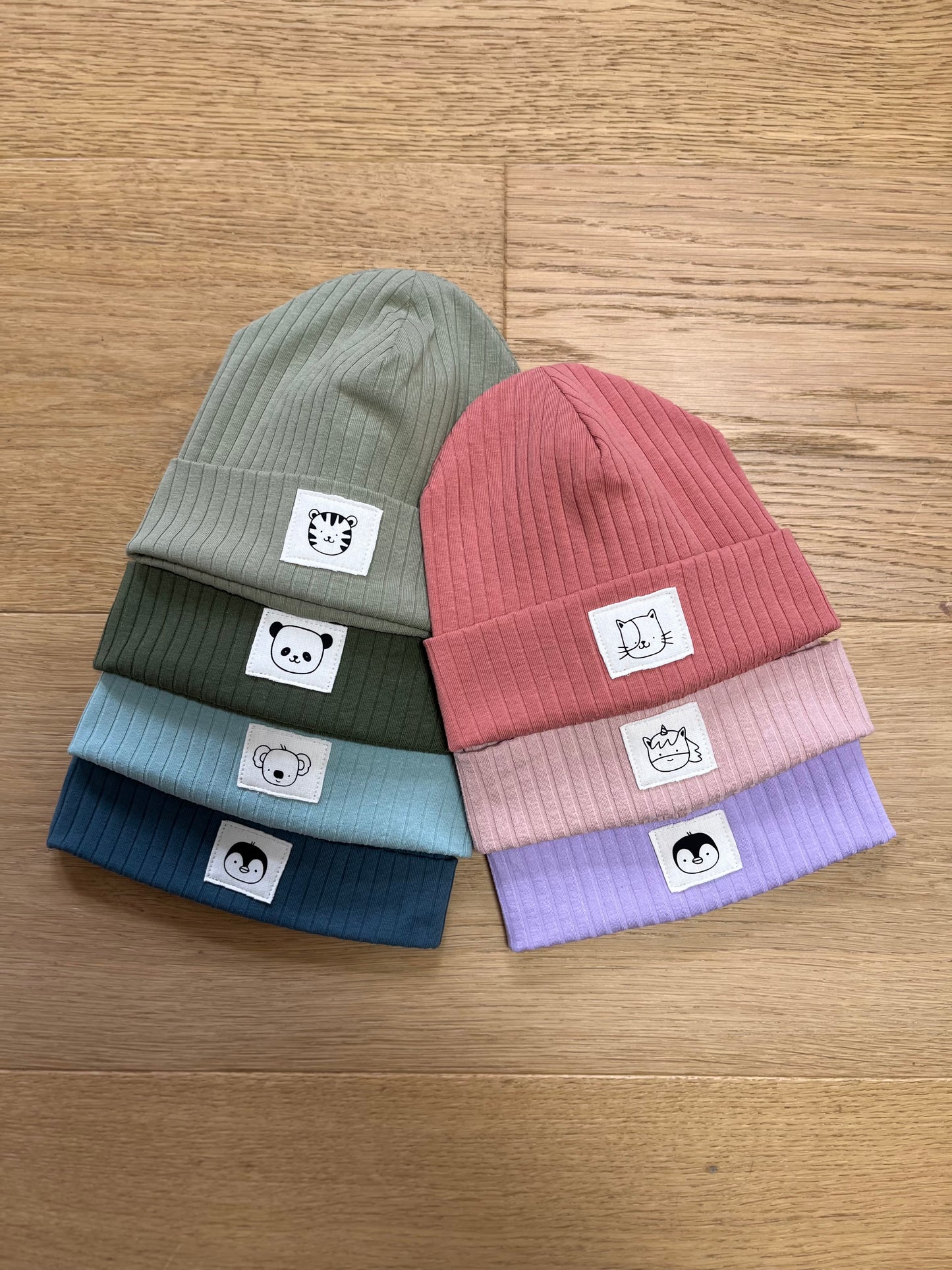 Leichte Statement Beanie